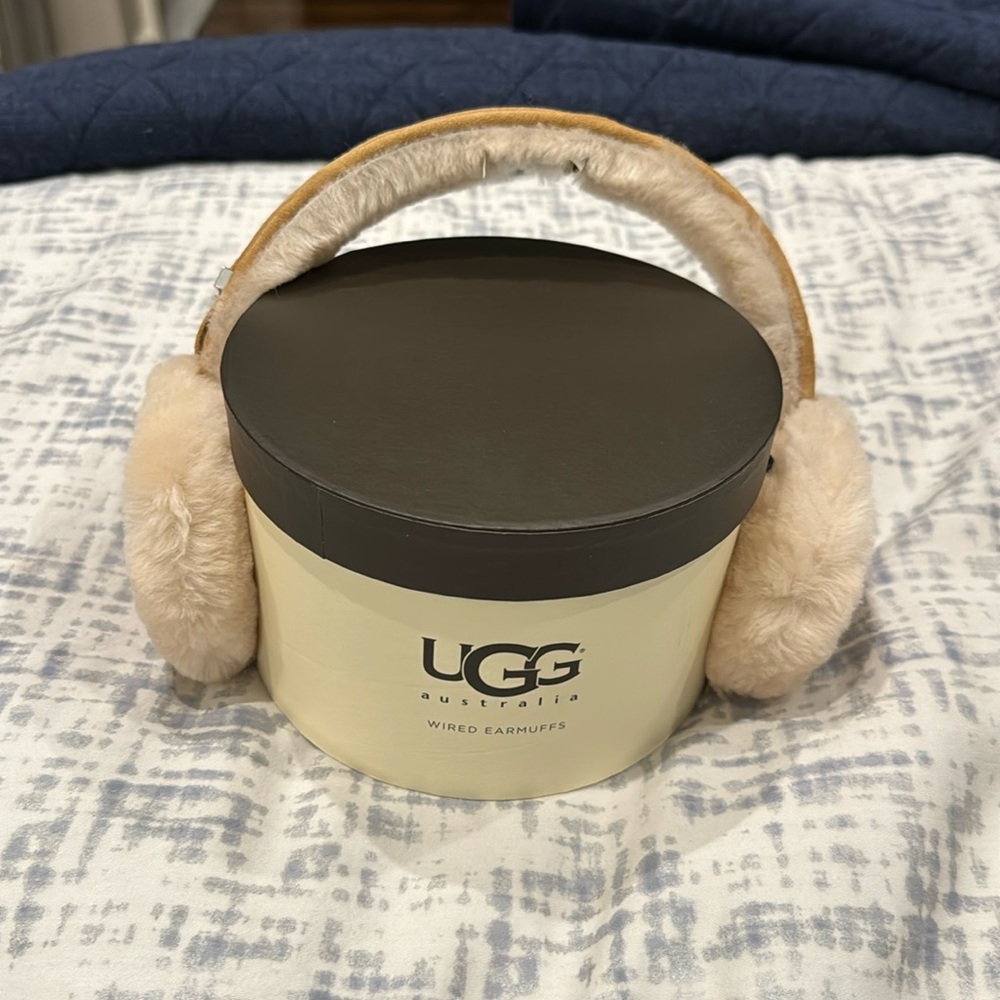 Brand new never worn unisex Ugg tech wired earmuffs